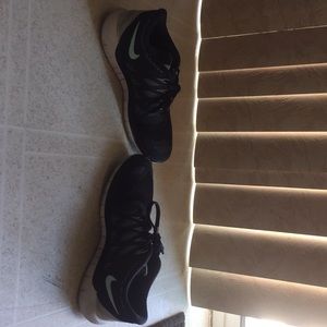 I am selling NIKE Free 5.0 2014.